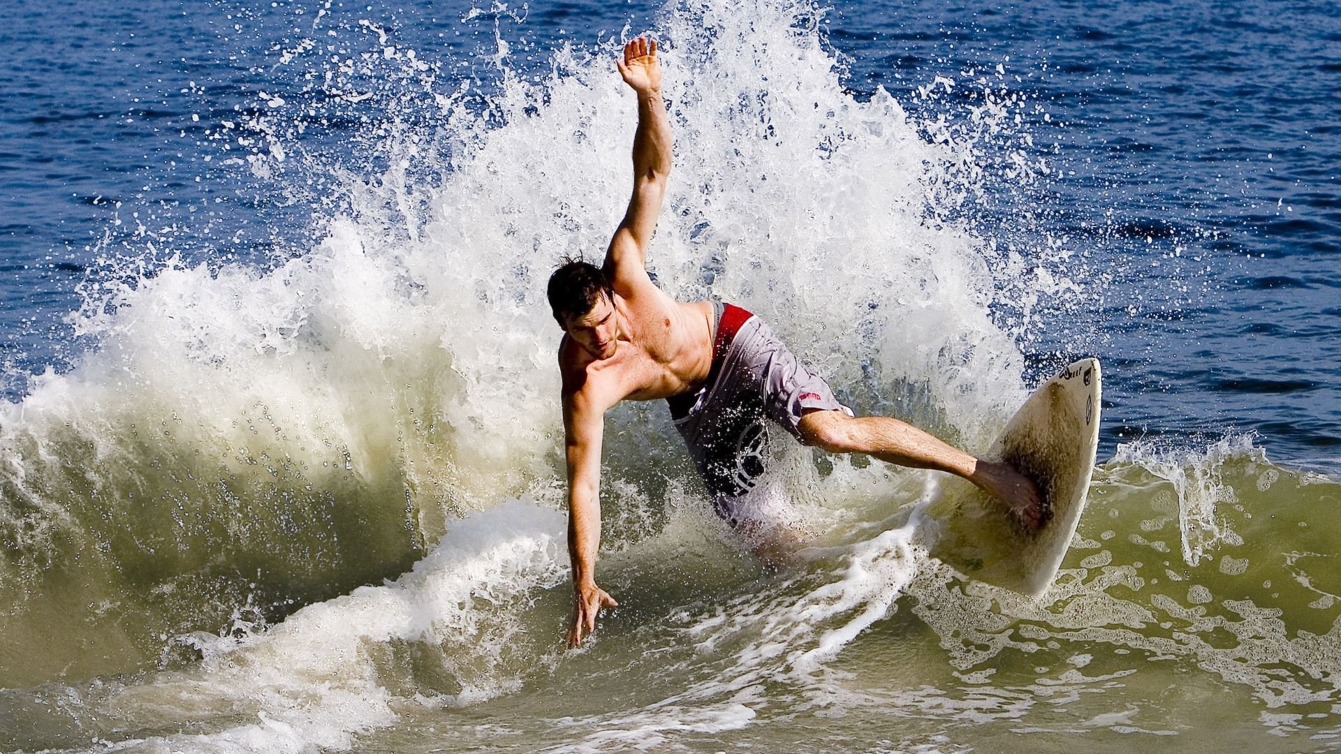 开云电竞平台-加拿大队的未来：通过科技和创新增强训练与比赛效果，加拿大队徽